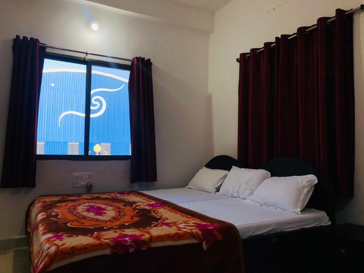 Gaurav Guest House Бодх-Гая Экстерьер фото